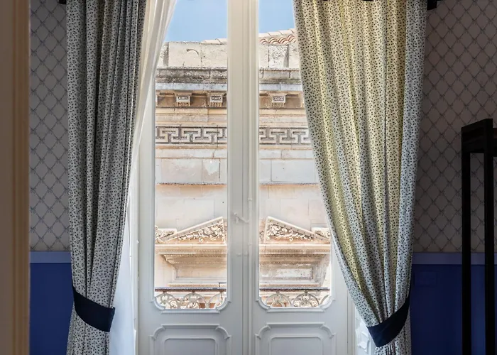 Palazzo Giangreco Luxury 4* アヴォラ