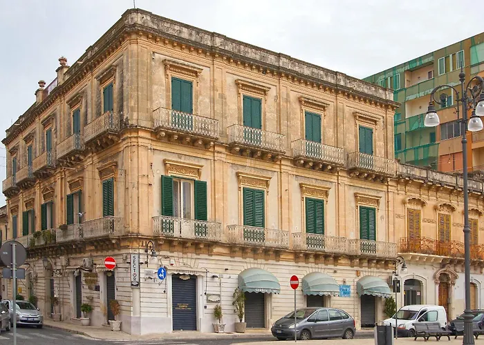 Palazzo Giangreco Luxury 4* アヴォラ
